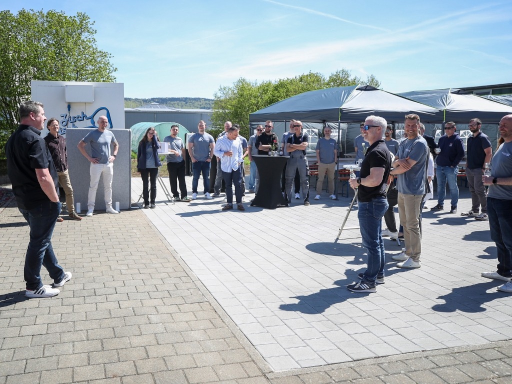 open day das team der anyplace it feiert den einzug